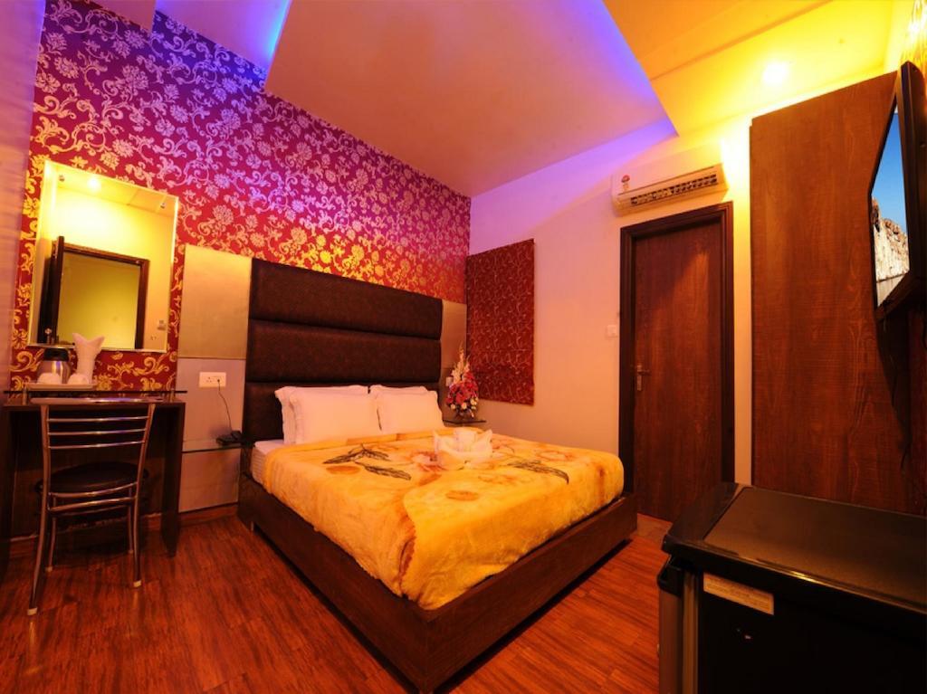Hotel Pearl Inn & Suites Amritsar Pokoj fotografie