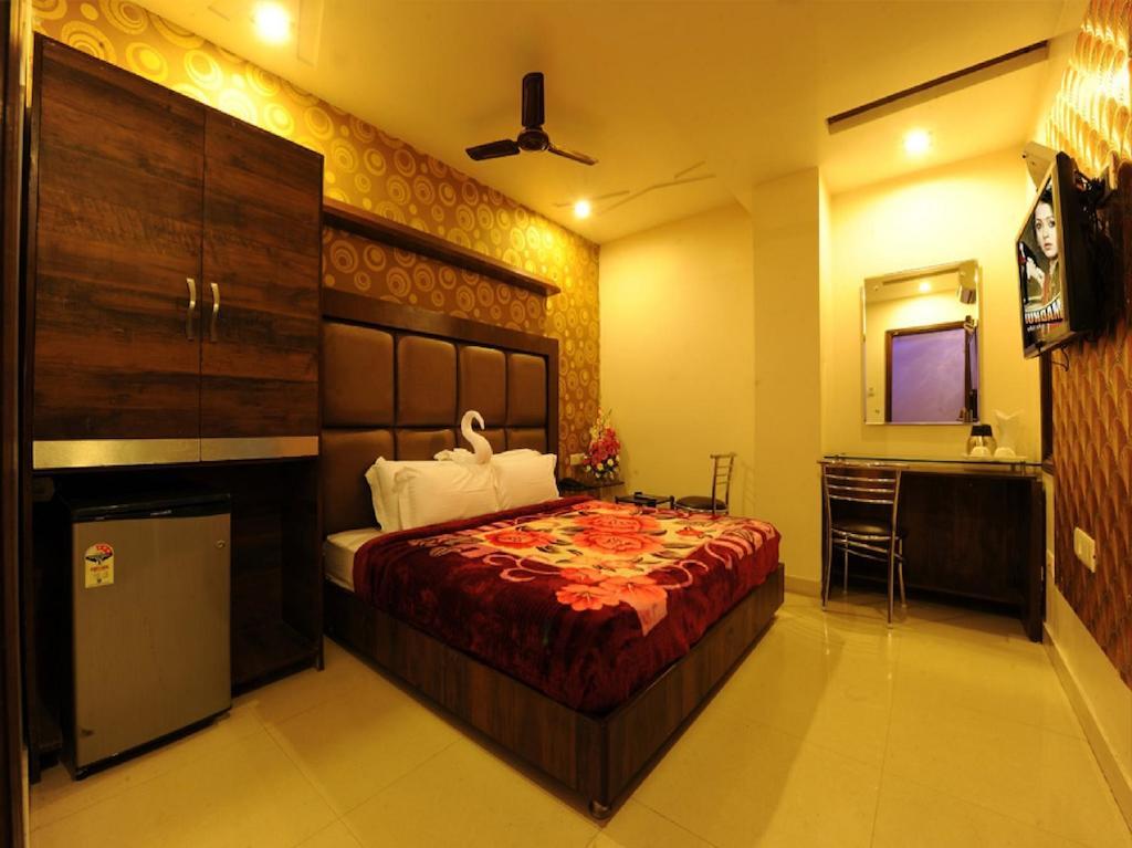 Hotel Pearl Inn & Suites Amritsar Pokoj fotografie