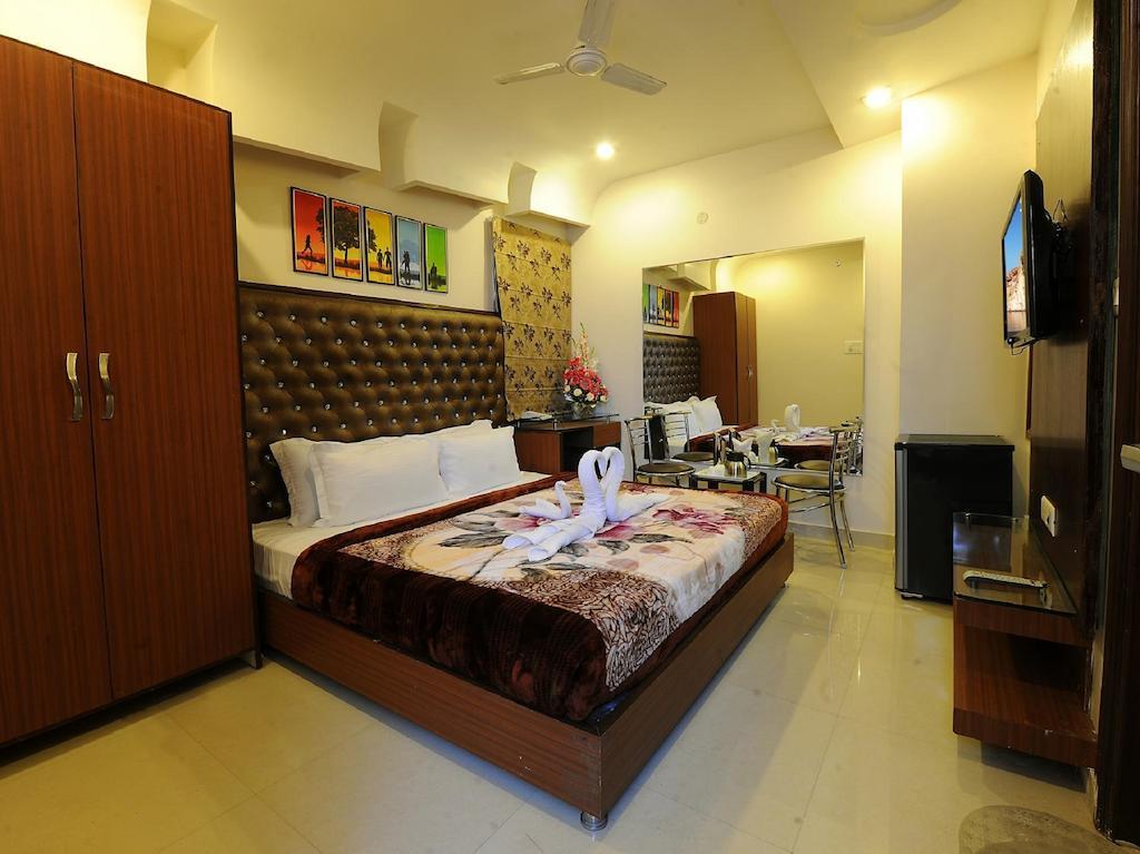 Hotel Pearl Inn & Suites Amritsar Pokoj fotografie