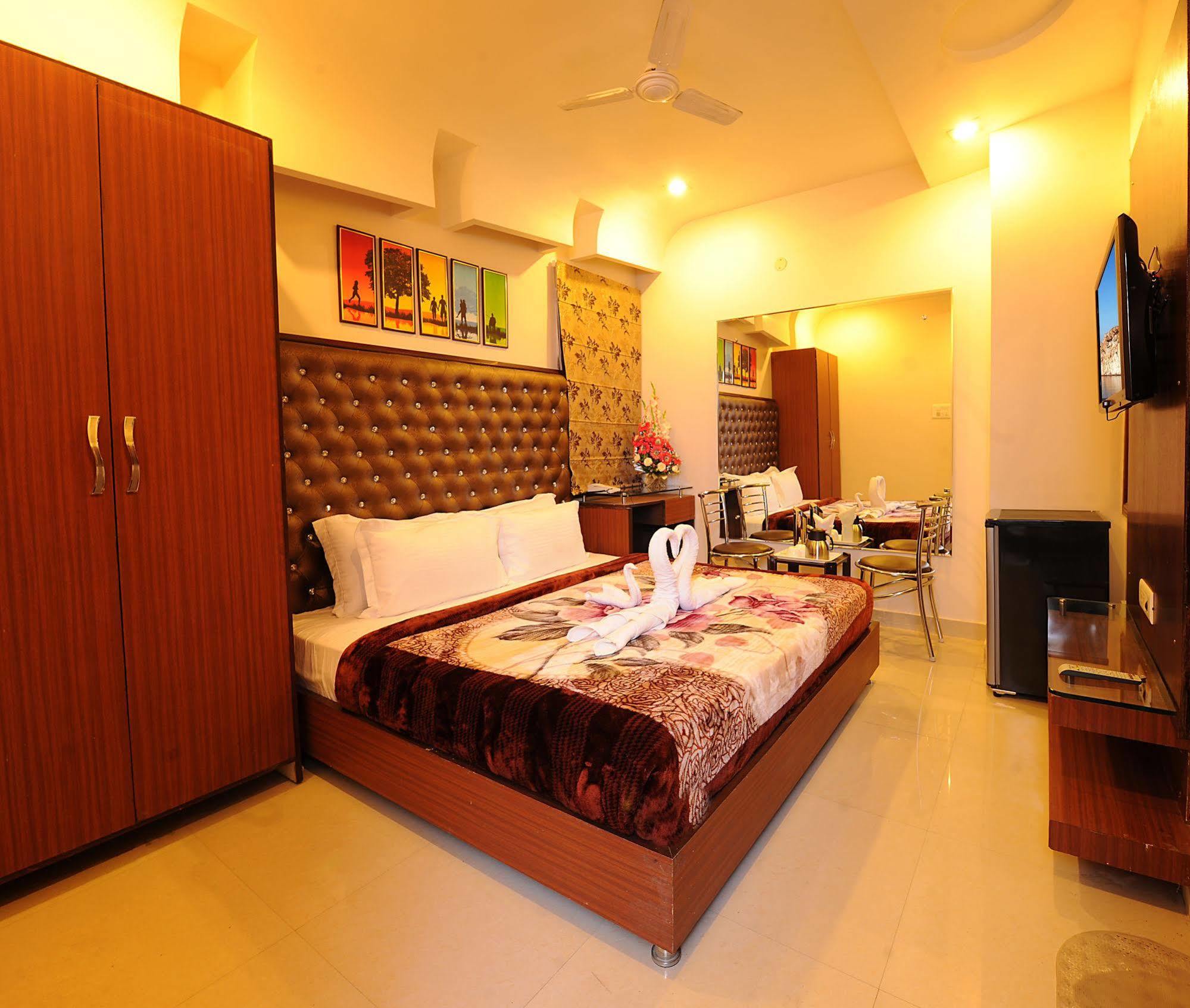 Hotel Pearl Inn & Suites Amritsar Exteriér fotografie