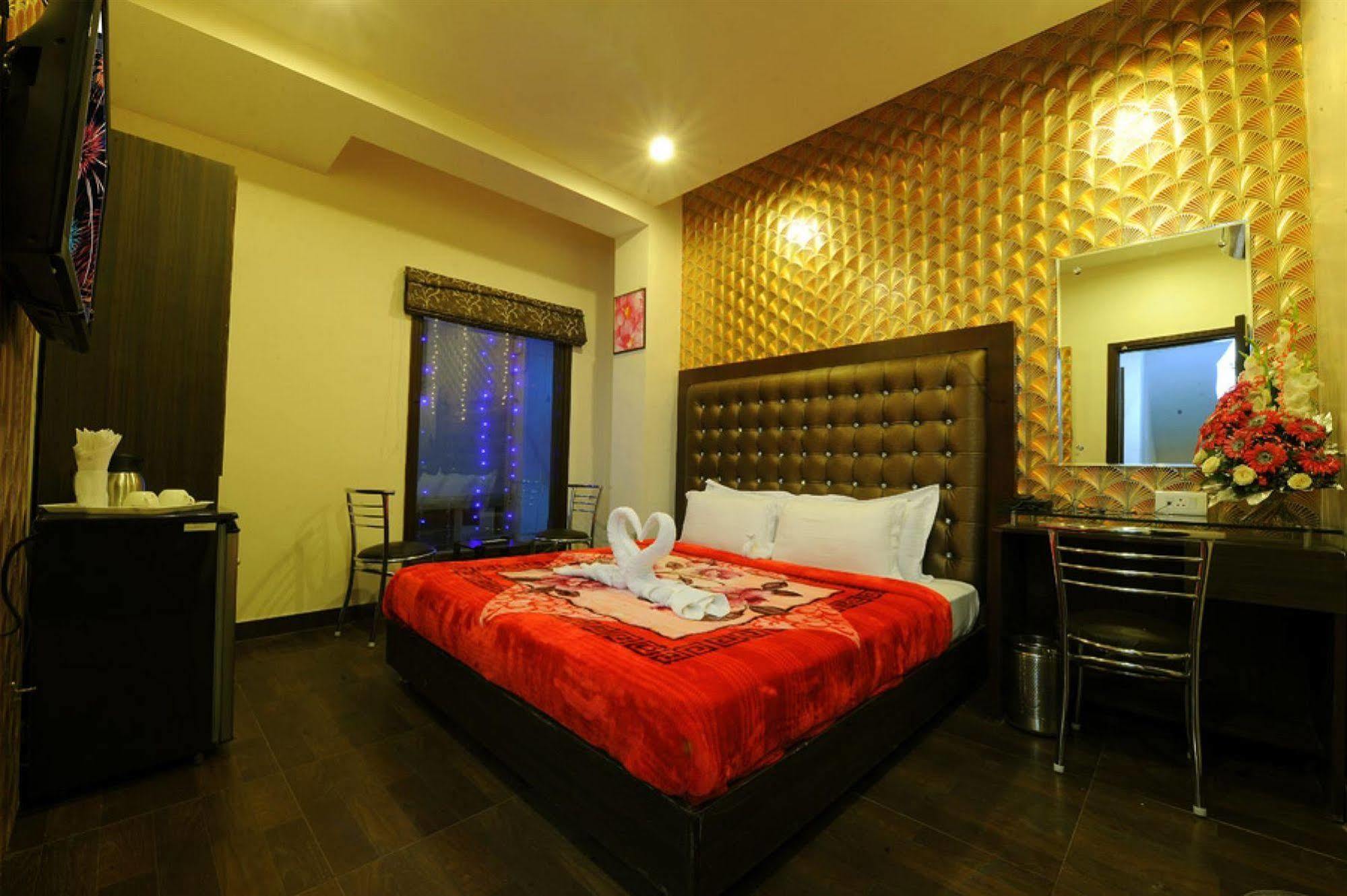 Hotel Pearl Inn & Suites Amritsar Exteriér fotografie