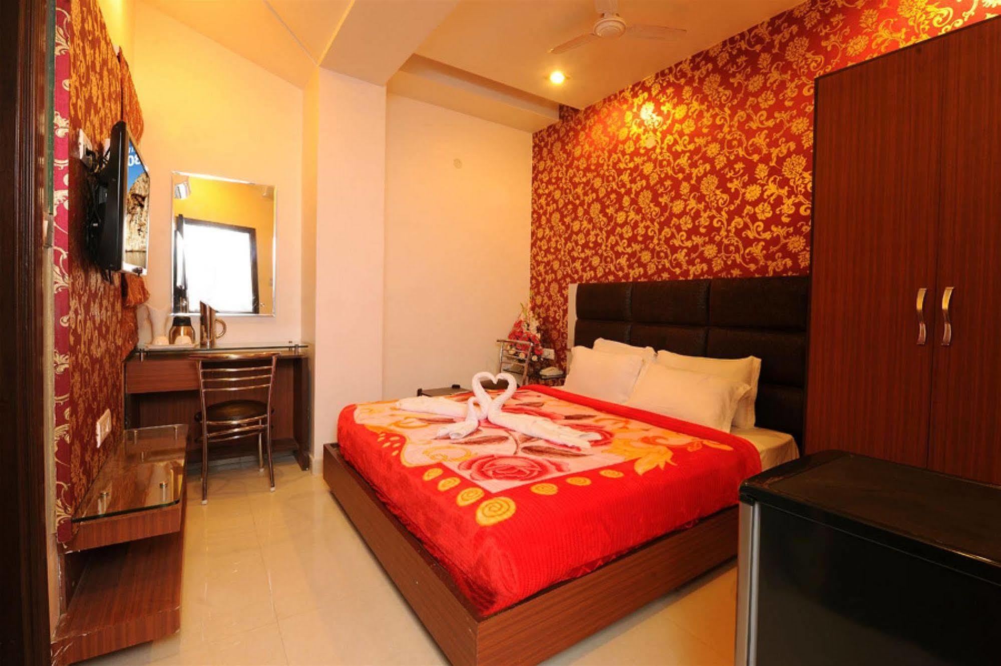 Hotel Pearl Inn & Suites Amritsar Exteriér fotografie
