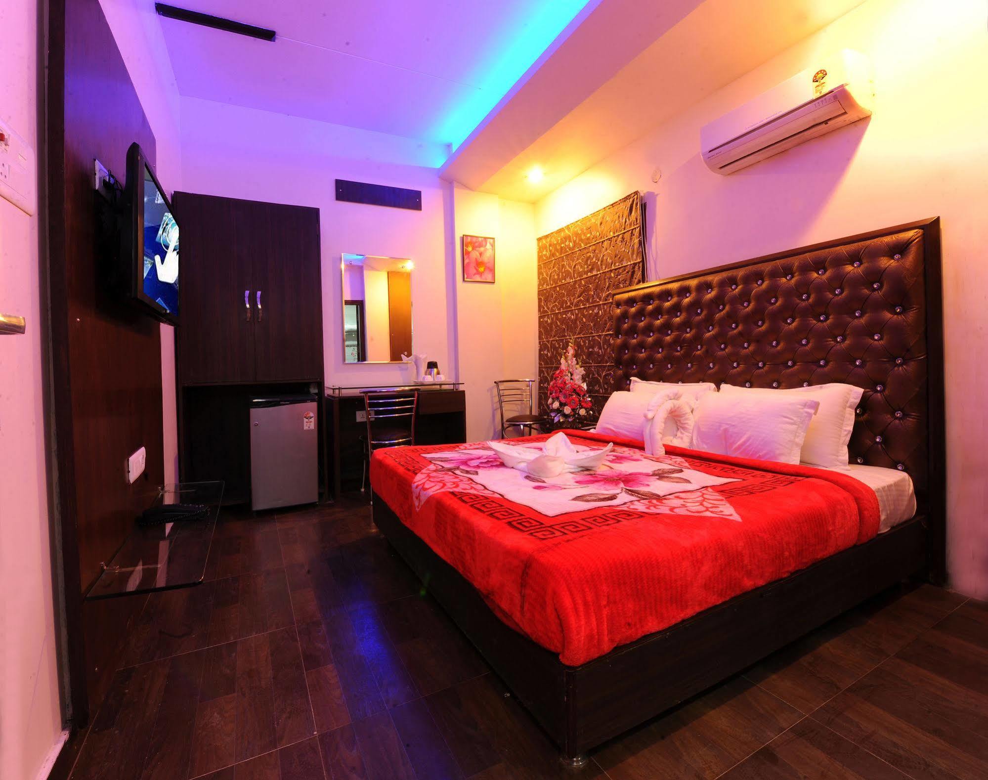 Hotel Pearl Inn & Suites Amritsar Exteriér fotografie