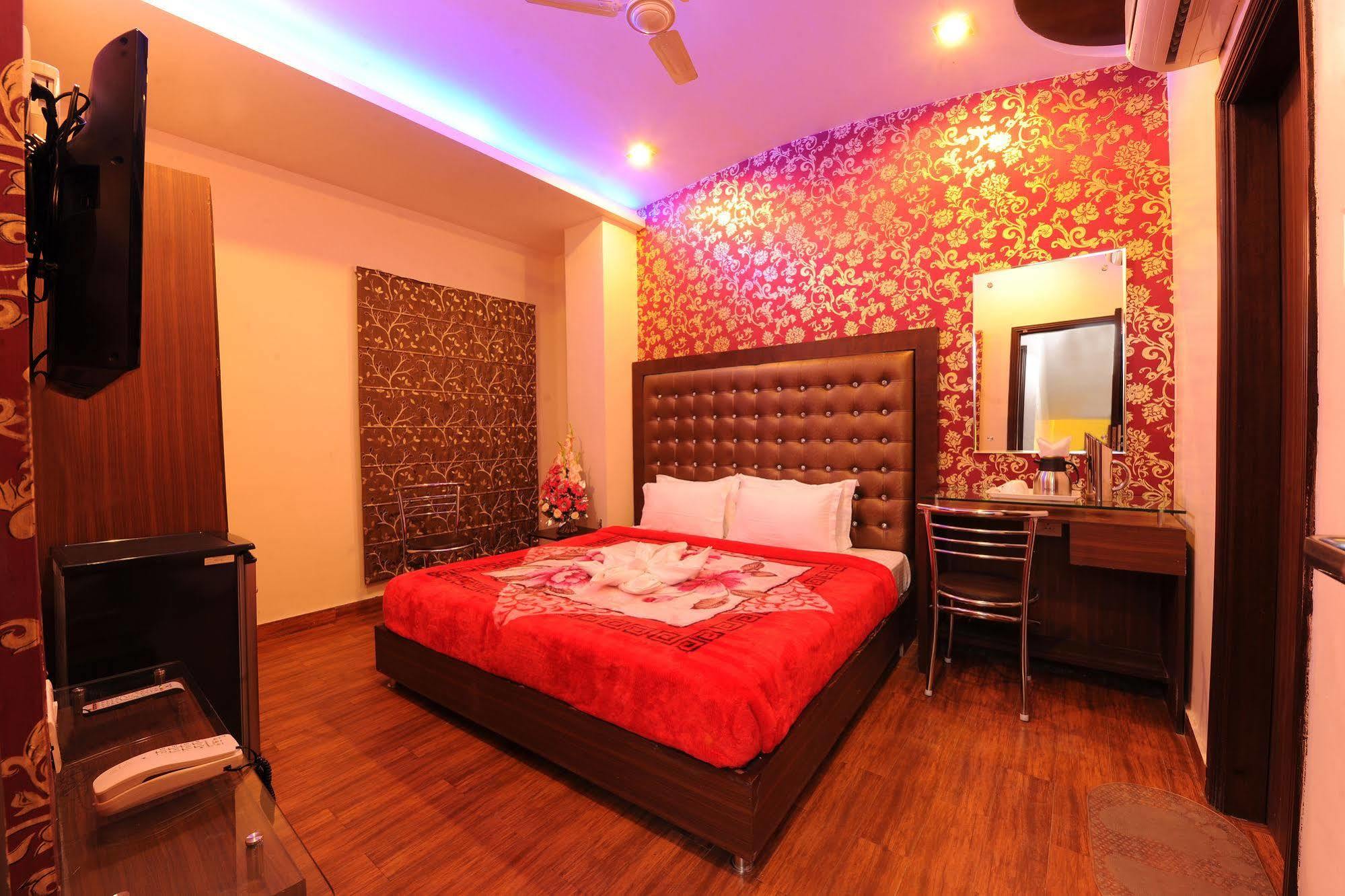 Hotel Pearl Inn & Suites Amritsar Exteriér fotografie